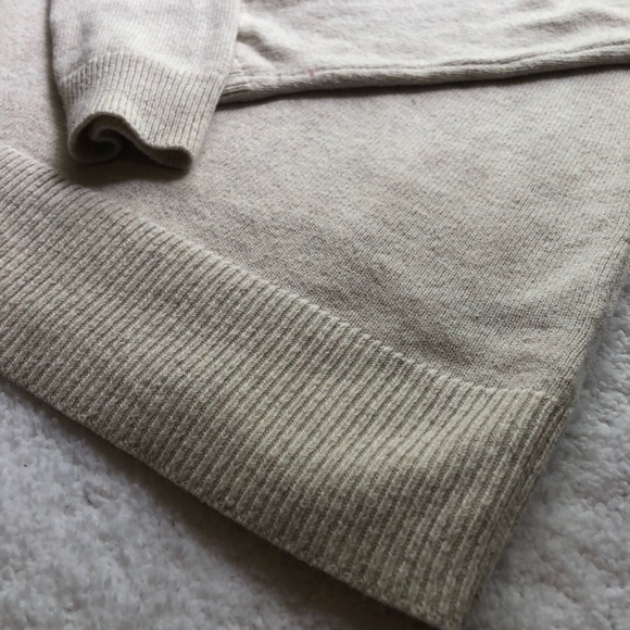 Gap Off The Shoulder Sweater - Picture 4 of 5